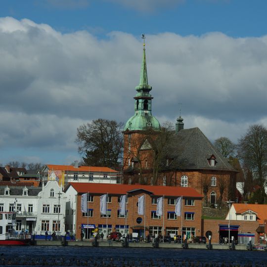 Ehem. Realschule mit Gerätehaus