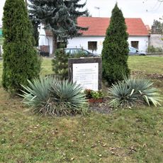 Pomník padlým na Staré návsi v Hovorčovicích