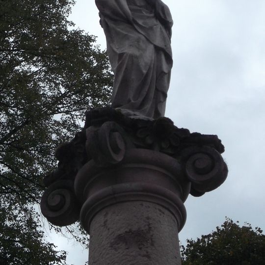 Mariánsky stĺp, socha