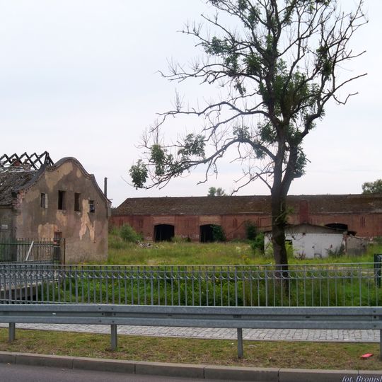 Stodoła w zespole folwarku w Karlinie