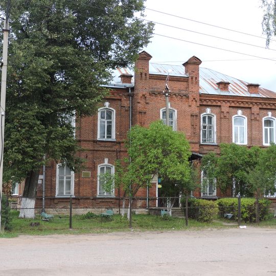 Red building of Ustyuzhna central district hospital