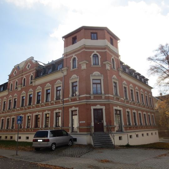 Doppelmietshaus in halboffener Bebauung, mit Vorgarten Eichendorffstraße 10
