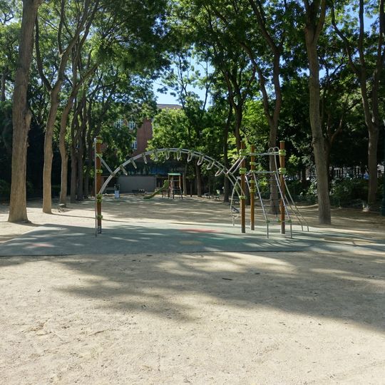 Square Sergent Aurélie Salel