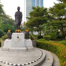 The Royal Monument Her Majesty Queen Sri Bajarindra, The Queen Mother