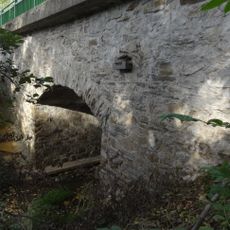 Most Dobřejovické ulice přes Luční potok