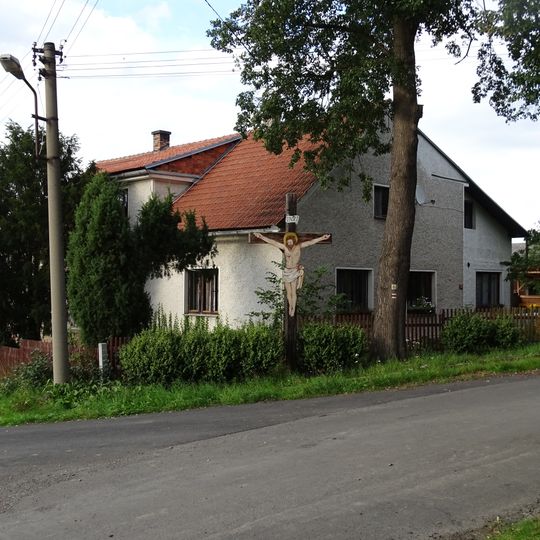 Kříž v Čilé u křižovatky