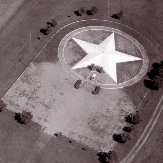 Monument Marin-la-Meslée