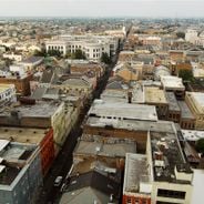 Jazz w Nowym Orleanie: muzyczna podróż, miejsca historyczne i dziedzictwo kulturowe