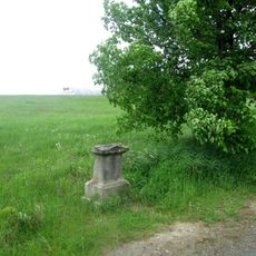 Kříž u Bezdružic nad vlakovým nádražím