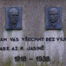 Pamětní deska Tomáše Garrigua Masaryka a Edvarda Beneše