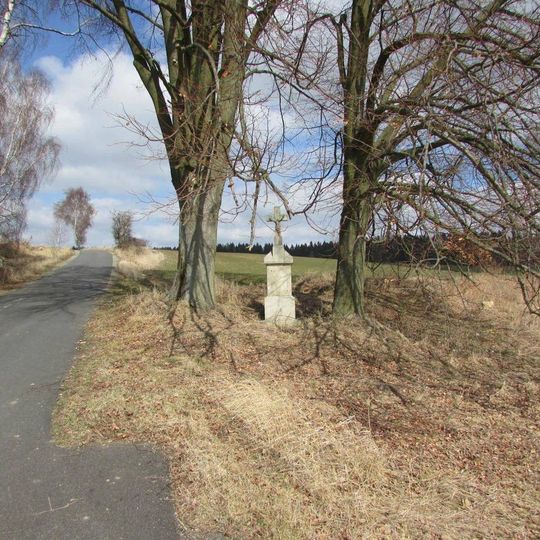Kříž severně od Ondřejova u silnice k chatkám