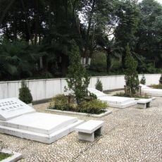 Chrysanthemum Platform Park
