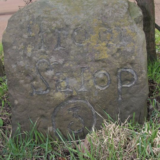 Milestone, Betton Abbots, S of Yewtree Cottages