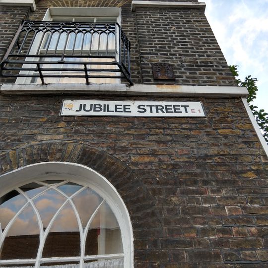 193, Jubilee Street E1