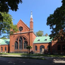 Dom Przedpogrzebowy zwany Małą Synagogą, wzniesiony w 1903 roku w stylu neogotyckim według projektu Maxa Fleischera