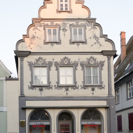 Wohn- und Geschäftshaus