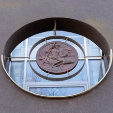 Relief at nábřeží Závodu míru 2738