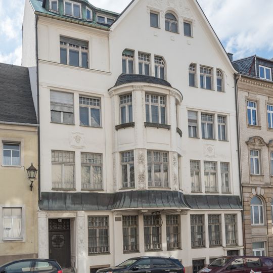Mietshaus in geschlossener Bebauung Klosterstraße 15