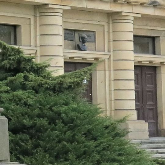 Pamětní deska Jana Bydžovského na gymnáziu v Duchcově