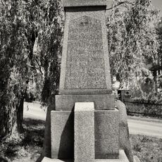 Pomník padlým ve Velkém Chvojně