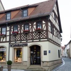 Wohn- und Geschäftshaus