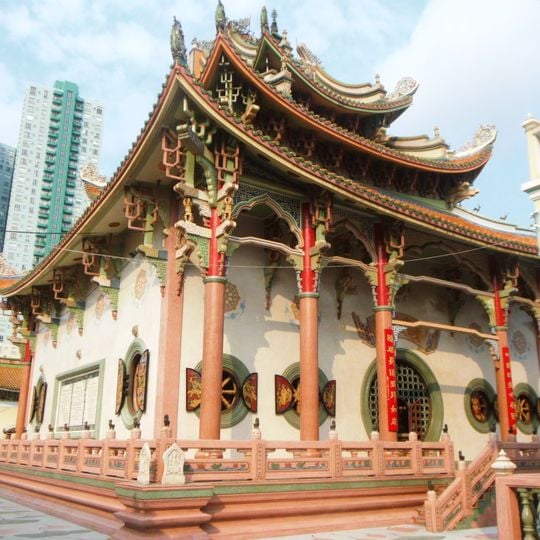 Wat Pho Maen Khunaram