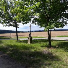 Kříž jižně od Bežerovic