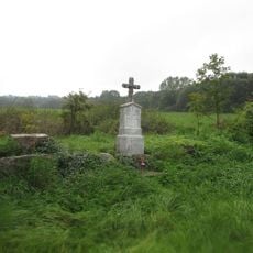 Kříž severně od Žďáru u rozcestí polních cest