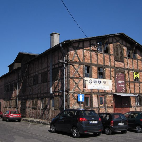 Spichrz, ob. magazyn, sklep