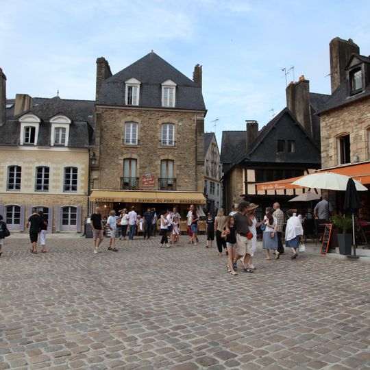 Maison, 5 place Saint-Sauveur