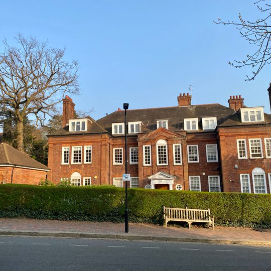 14, Templewood Avenue