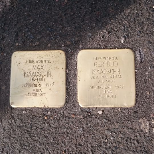 Stolpersteine dedicated to Fam. Isaacsohn