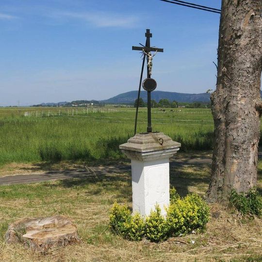Kříž u silnice z Růžové do Bynovce