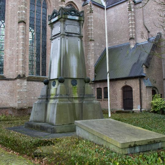 Hardstenen gedenkteken ter ere van de in 1832 in de Antwerpse Citadel gesneuvelde Nederlandse Militairen