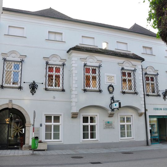 Wohn- und Geschäftshaus Zur Goldenen Krone