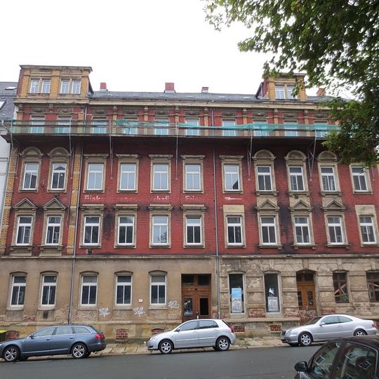 Mietshaus in geschlossener Bebauung Zieschestraße 7