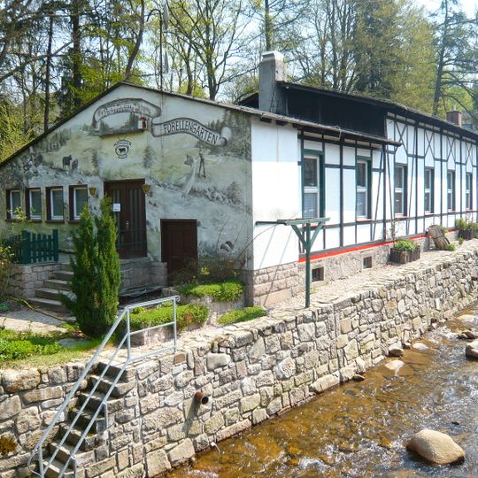 Gartenrestaurant auf der anderen Flussseite Zimmersacherstraße 2