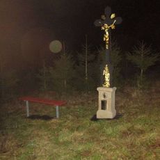 Kříž západně od Křeče