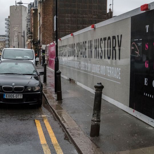 3 Posts To North Of Hearn Street