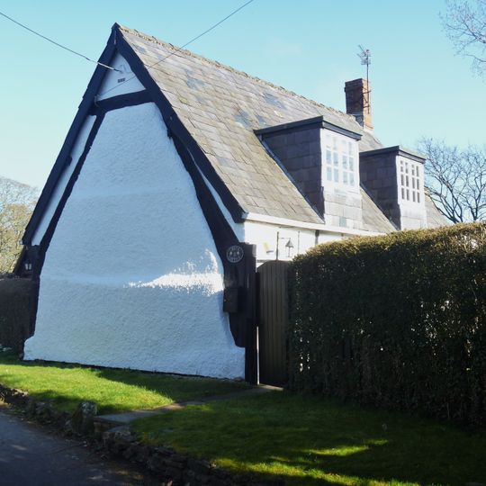 Cruck Cottage