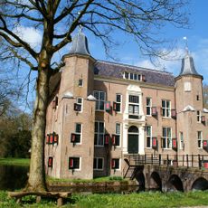 Huis te Linschoten: toegangsbrug