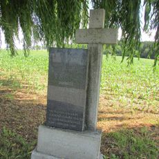Pomník Josefa Mareše severně od Skrýšova