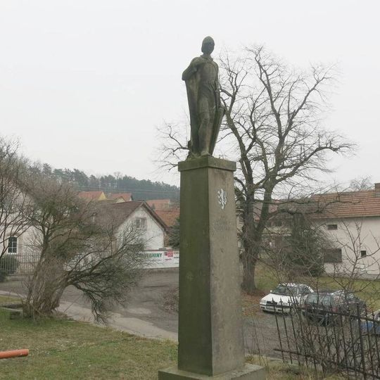 Socha svatého Václava u kostela ve Všetatech