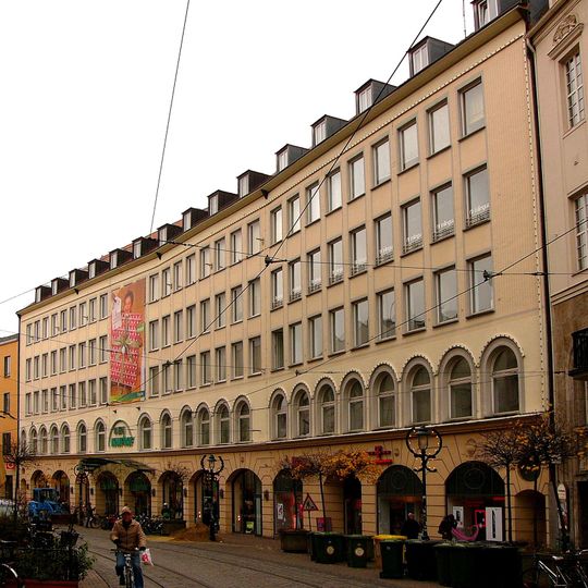 Ehemaliger Königsbau, heute Kaufhaus