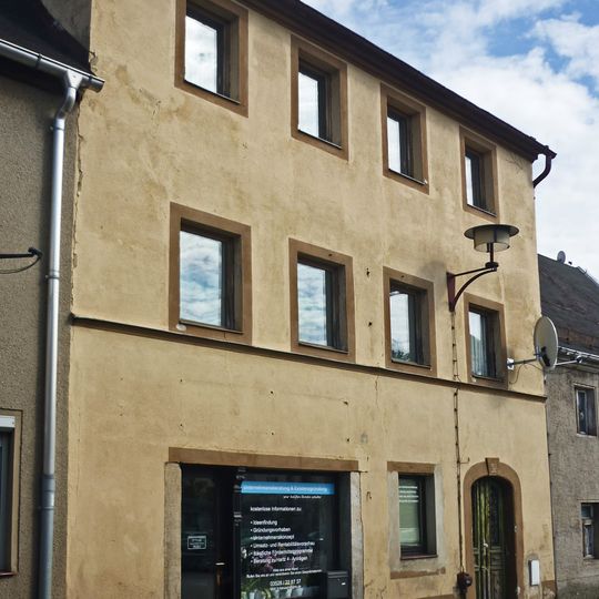 Wohnhaus mit Laden in geschlossener Bebauung Oberstraße 21
