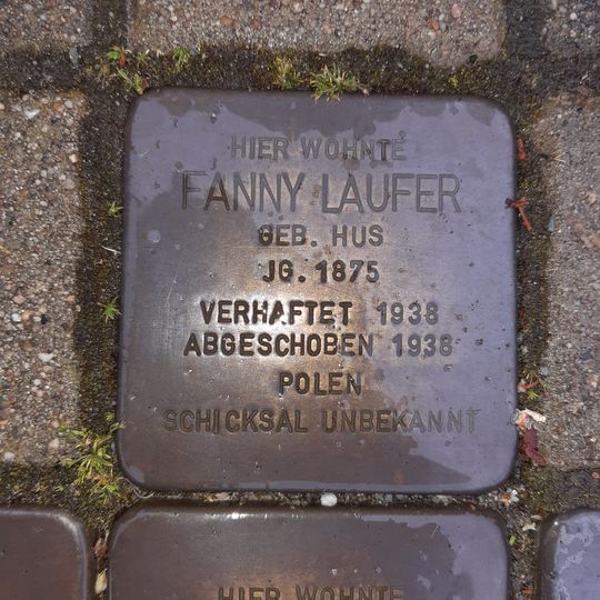 Stolperstein en memoria de Fanny Laufer