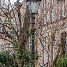 23 Marywood Square, Lamp Standard