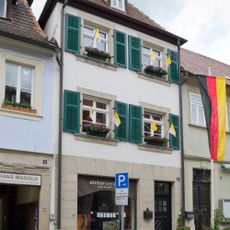 Wohn- und Geschäftshaus