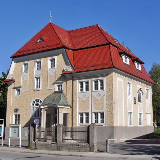Volkshochschule, ehem. Villa Reithoffer, ehem. FH für Damenkleidermacher