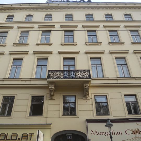 Wohn- und Geschäftshaus